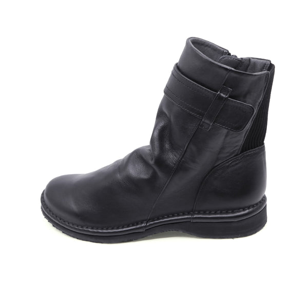 Bekky Black Anti-Slip Mid Boots