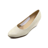 Dew6 Ivory Soft Rain Pumps