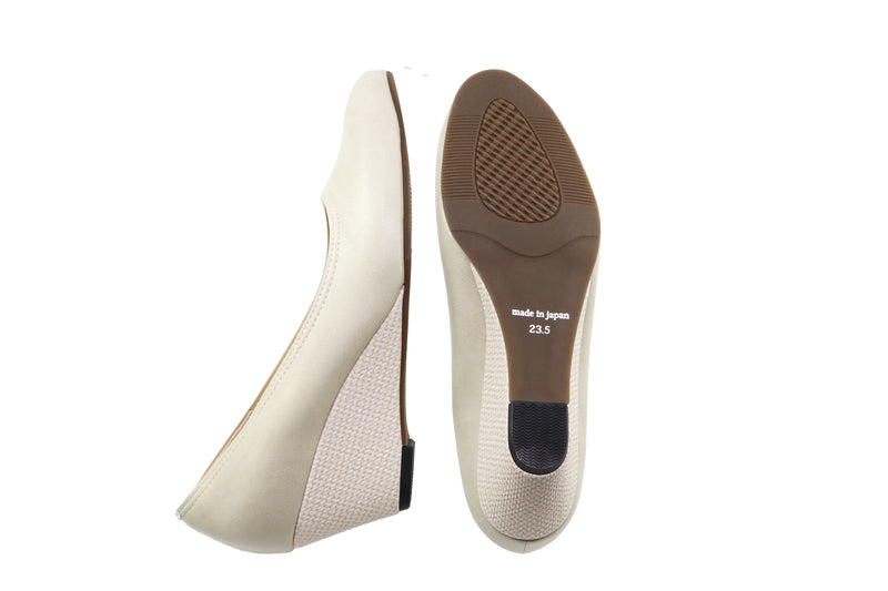 Dew6 Ivory Soft Rain Pumps