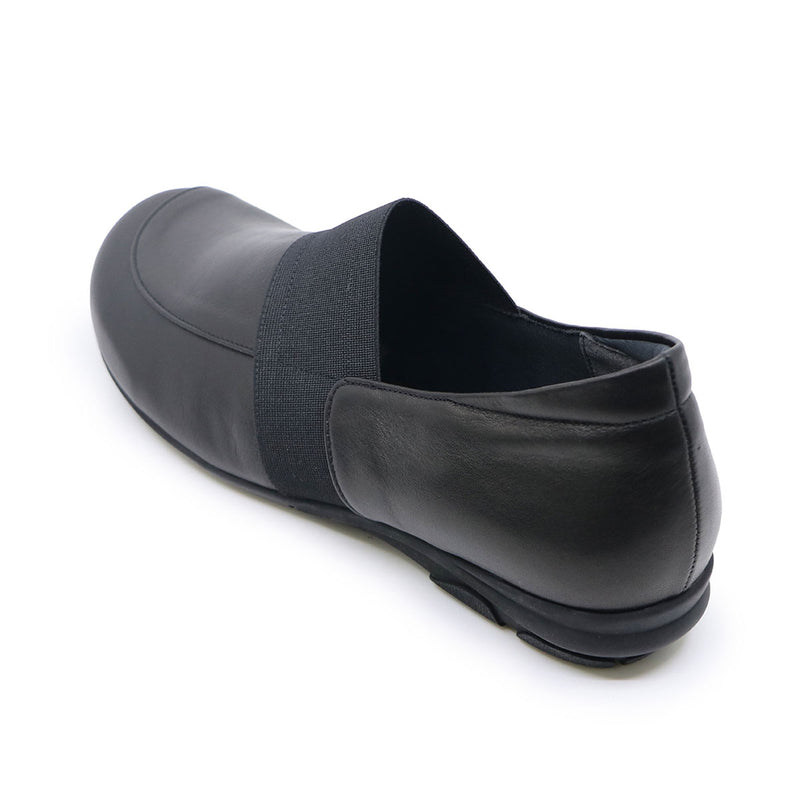 KUROMU Black Soft Walking Slip-Ons