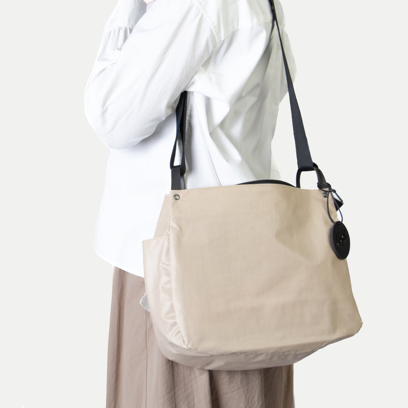 Mael Ivory Shoulder Bag
