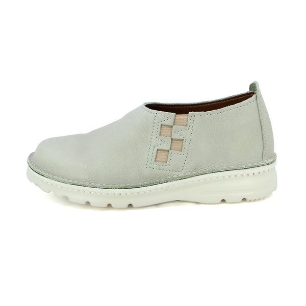Shogi Ivory Ultra Light and Wide Fit Slip on