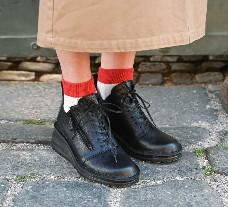 TOUMI Black Anti-Slip Wide Fit Boots