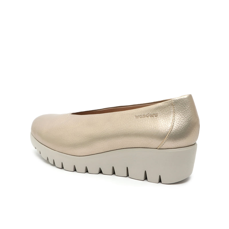 Willow Champagne Soft Walking FLY