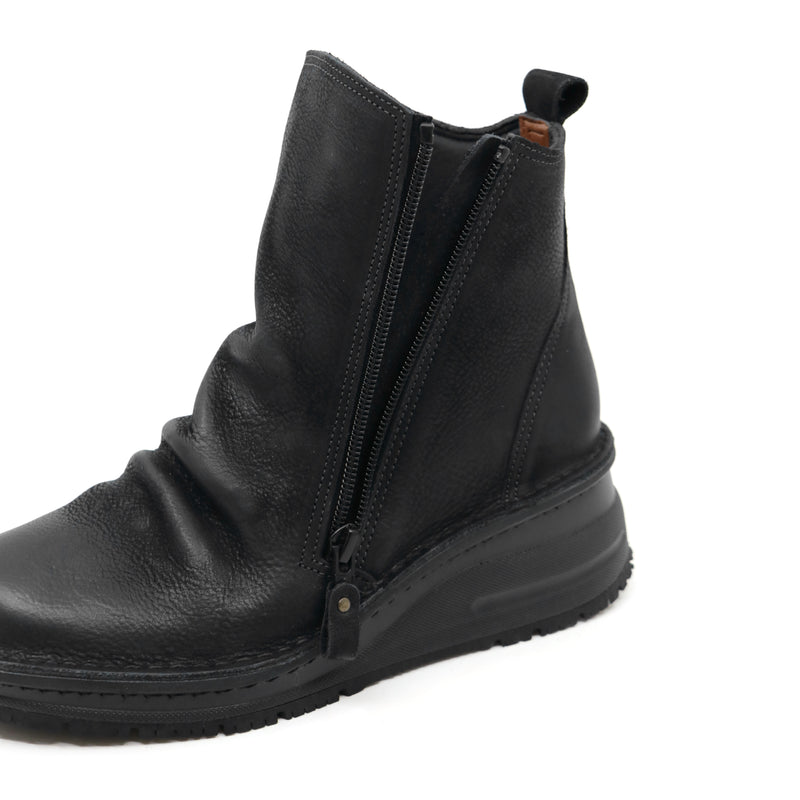 RINKO Black Anti-Slip Wide Fit Boots